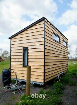 Tiny House on Wheels / Fully Bespoke On/Off-Grid / Eco / 5.5m x 2.5m x 4m